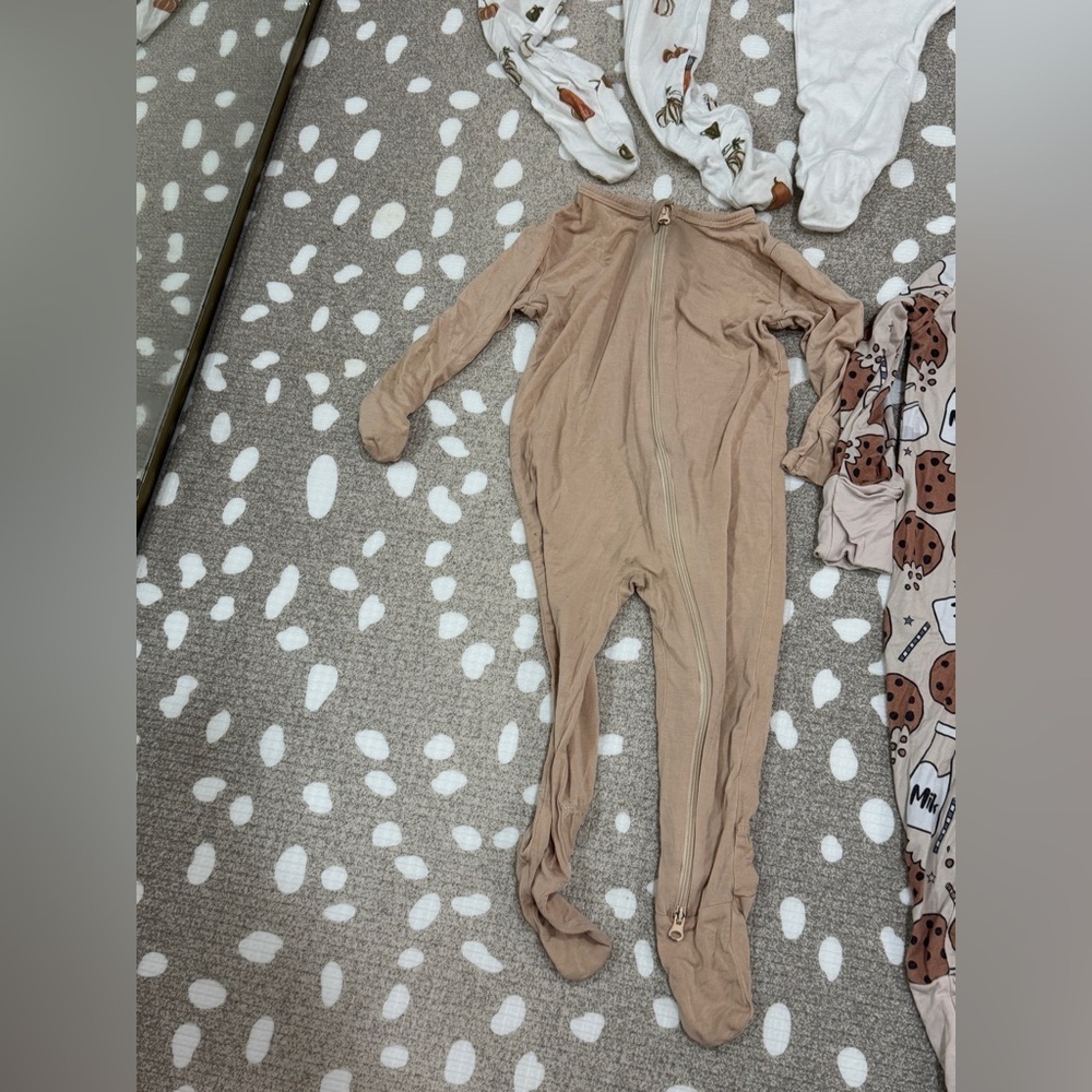 Lot of 6 neutral footies bamboo unisex baby beige milk cookies zippy onesie tan - Picture 9 of 12